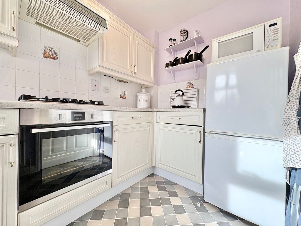 Property photo 3 of 23