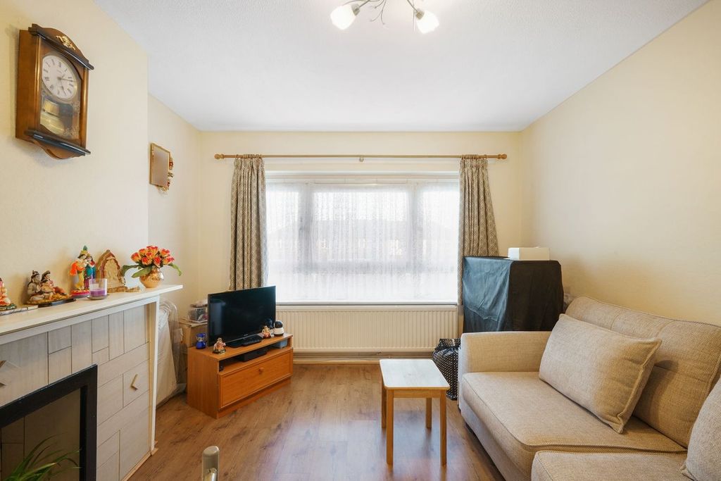 Property photo 3 of 14