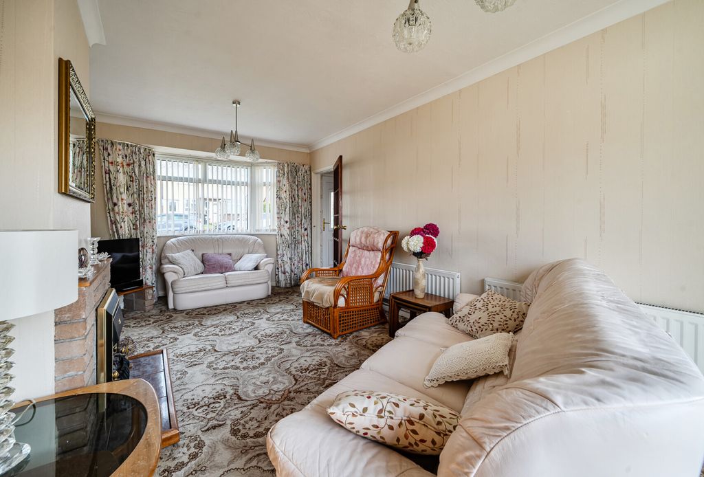 Property photo 2 of 22 1434421-14-69Bd82...