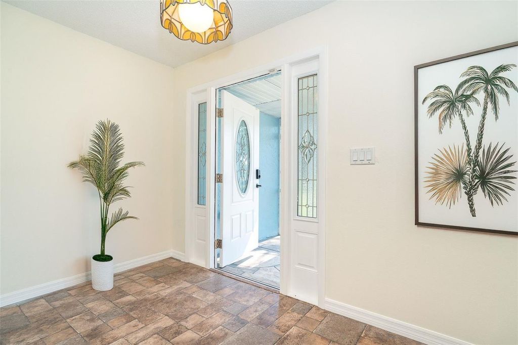 Property photo 3 of 19 <Alttext/>