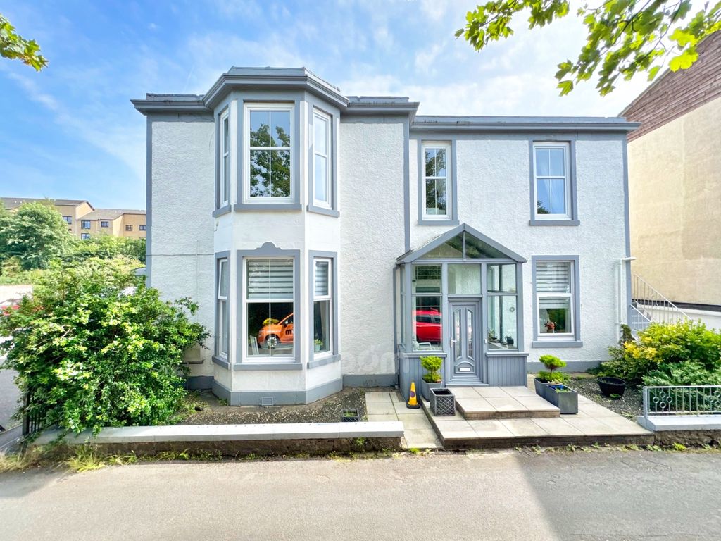 Property photo 1 of 37 Img_9972