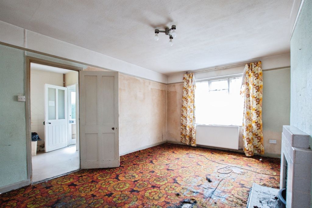 Property photo 2 of 13