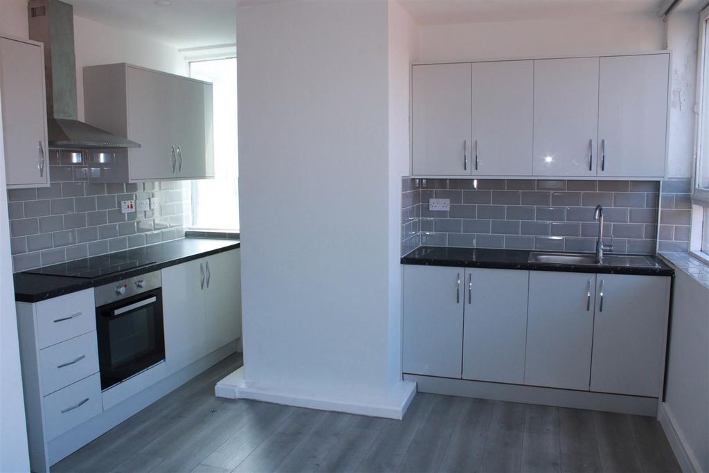 Property photo 2 of 8 Img_6422.Jpg