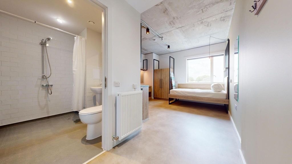 Property photo 1 of 15 Bedroom