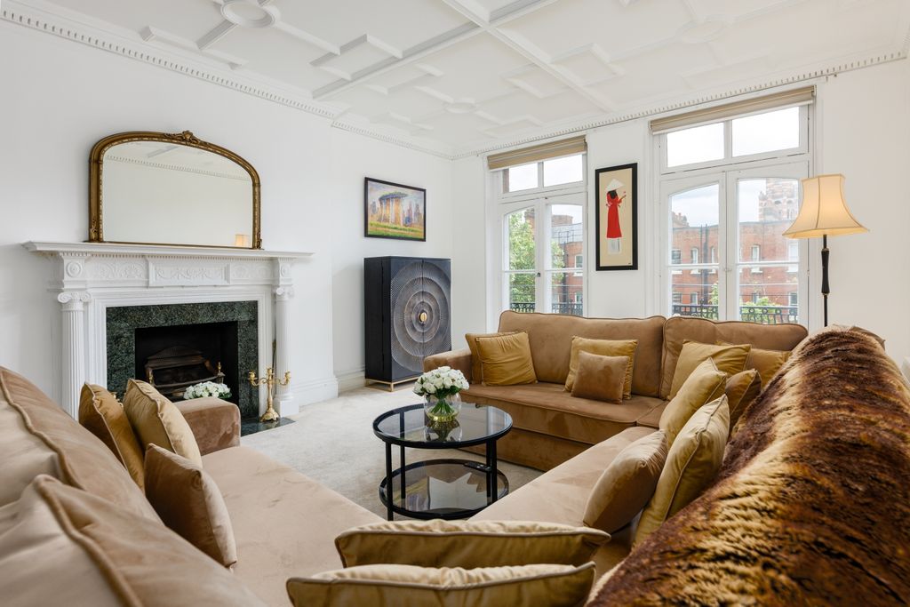 Property photo 1 of 11 Ashley Gardens 110 Reception