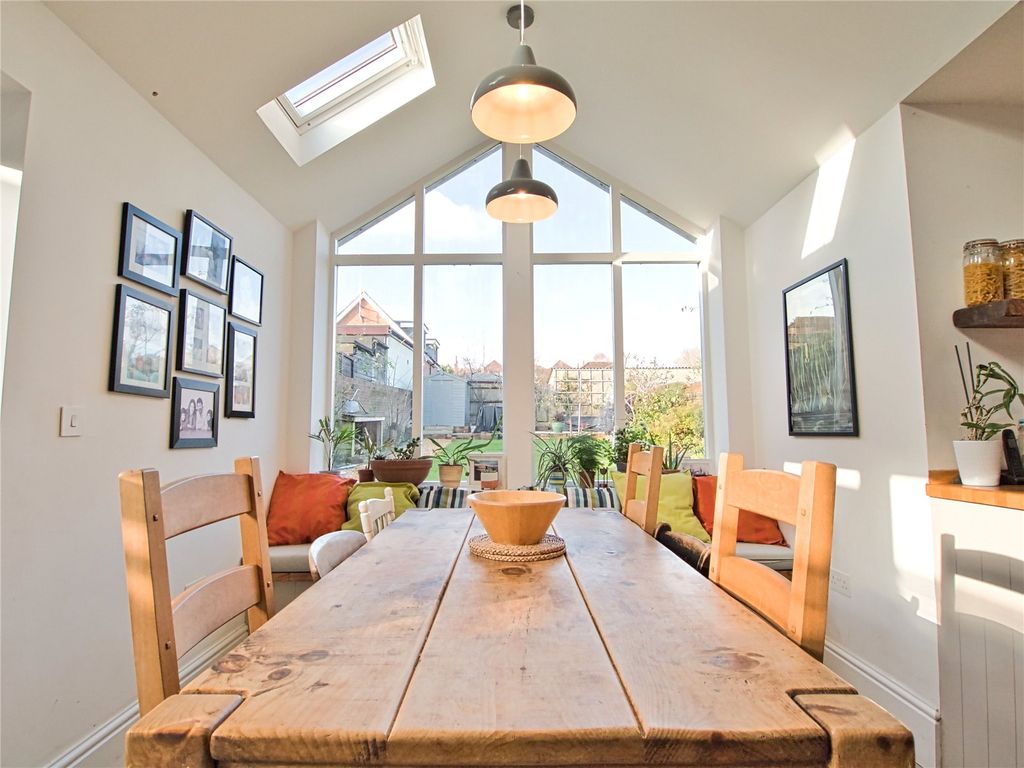 Property photo 2 of 22 Picture No. 06