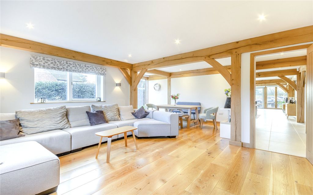 Property photo 2 of 25 Sitting Room