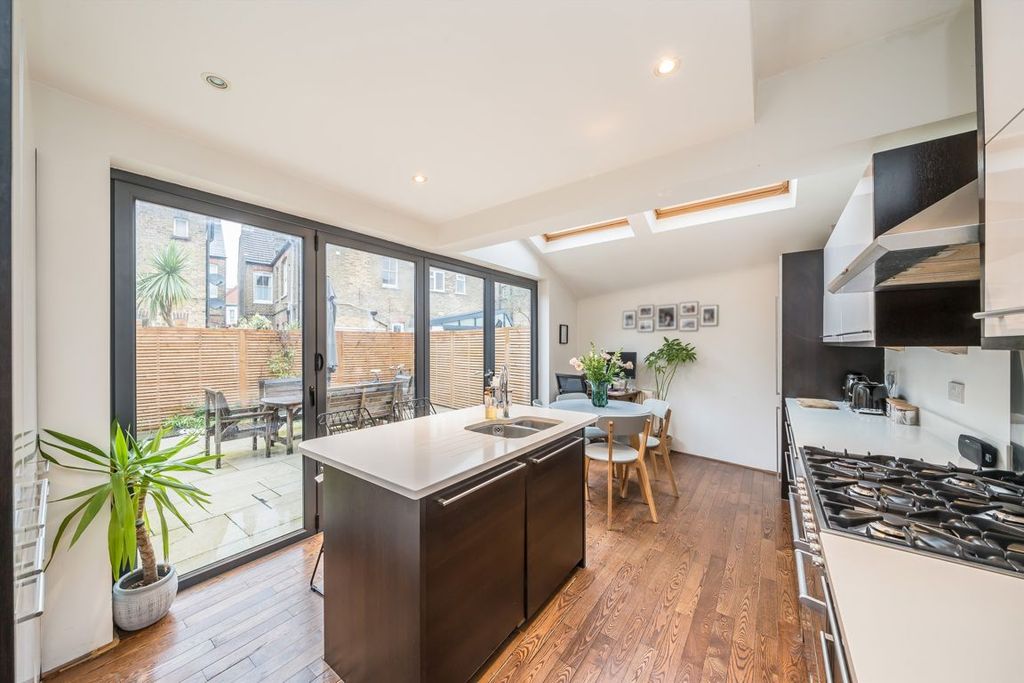 Property photo 2 of 6