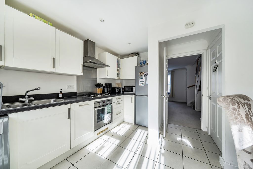 Property photo 2 of 10 Kitchen/Breakfast Room