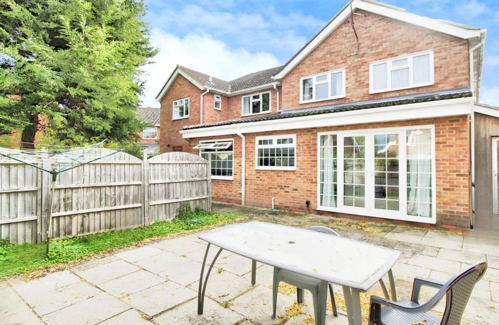 Property photo 1 of 19 Garden