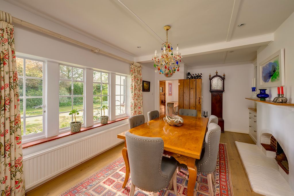 Property photo 3 of 14