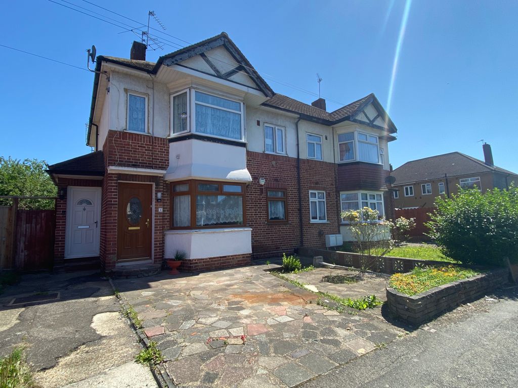 Property photo 1 of 11