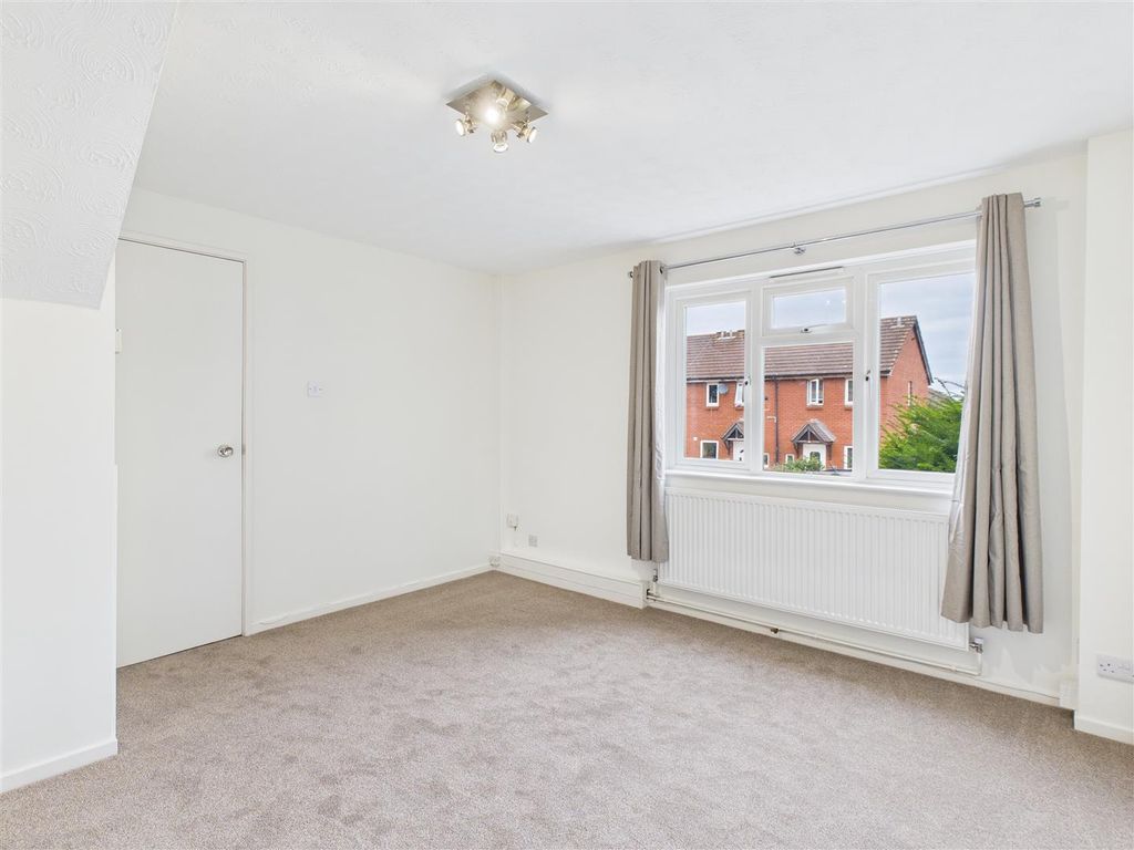 Property photo 3 of 9 60 Smith Field Road - 02.Jpg