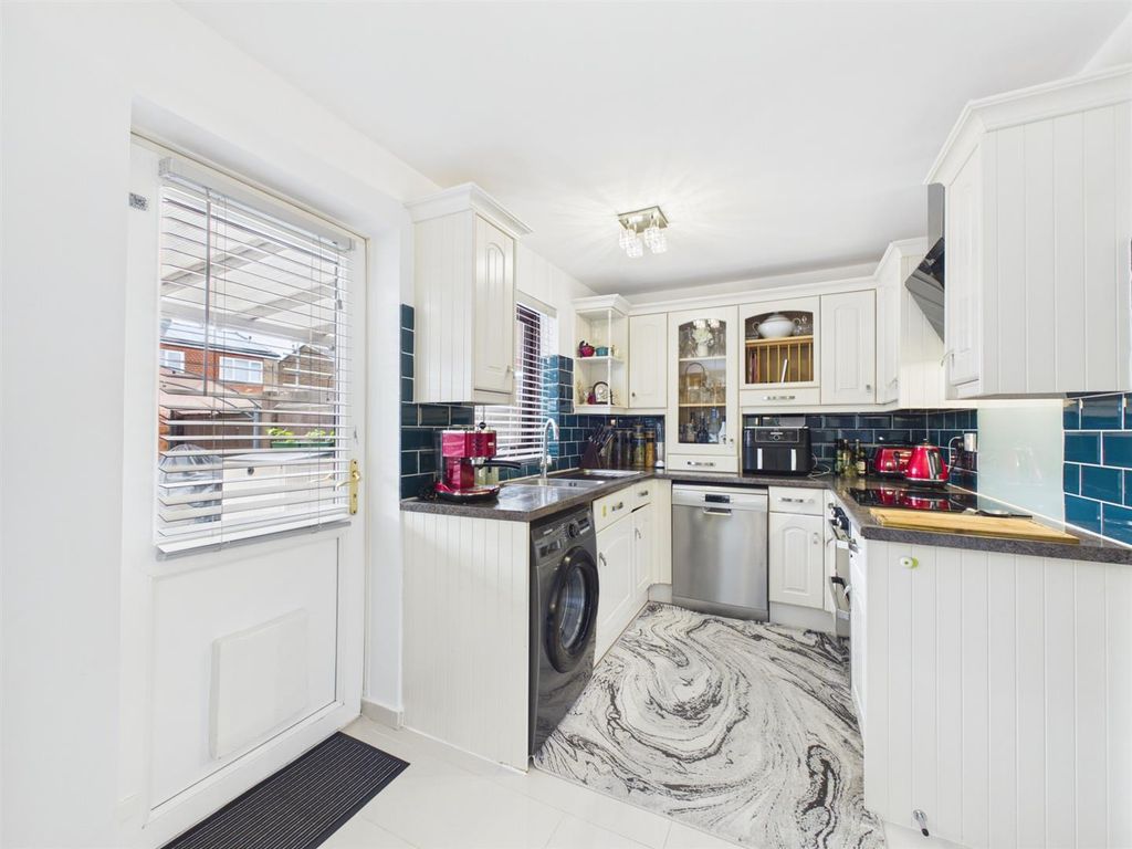 Property photo 3 of 13 Cam02435G0-Pr0341-Still008.Jpg