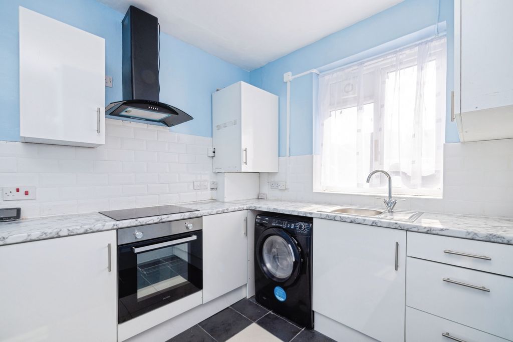 Property photo 1 of 11 5E4Ac2Bd336B784B392800Bcce8Be04E32F910Ef.Jpg