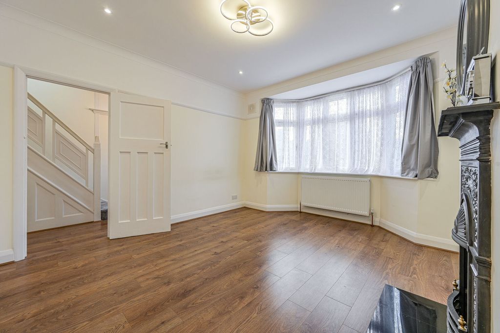 Property photo 2 of 24