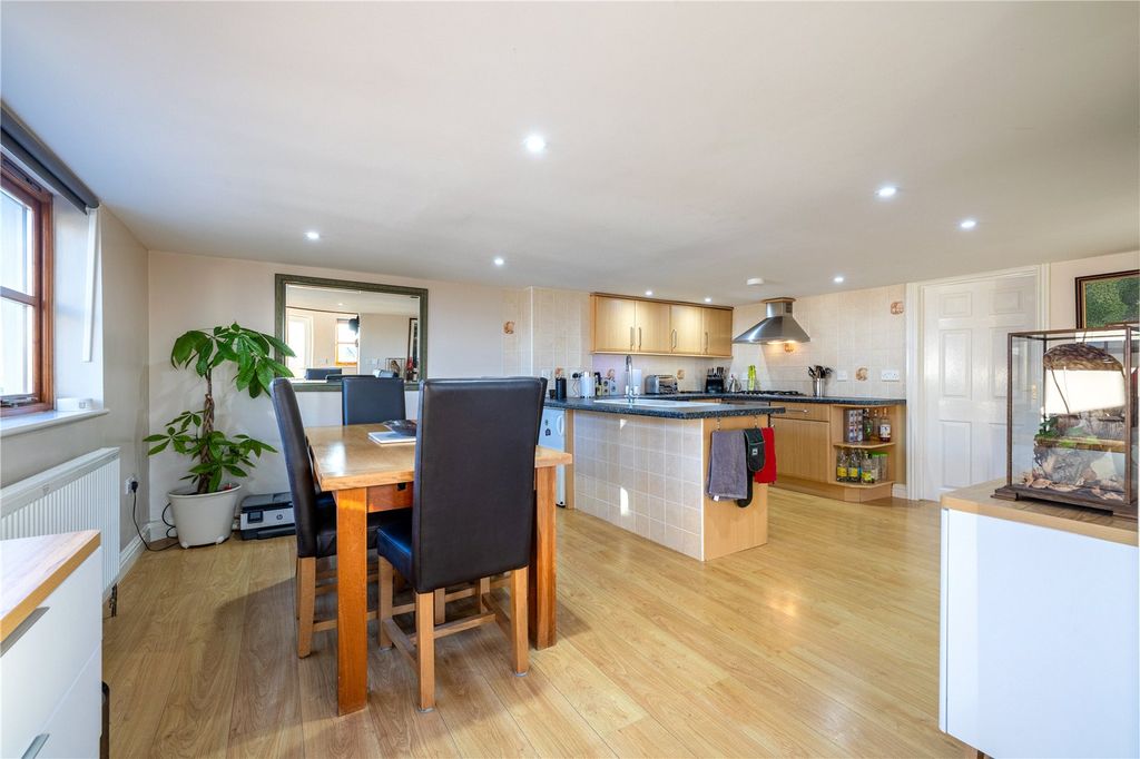 Property photo 3 of 32 Picture No. 36