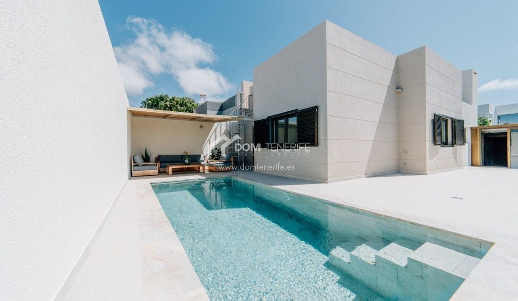 Property photo 1 of 30 Semi-Detached, El Médano
