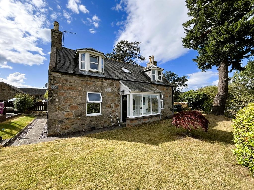 Property photo 1 of 30 The Cottage, Tombain