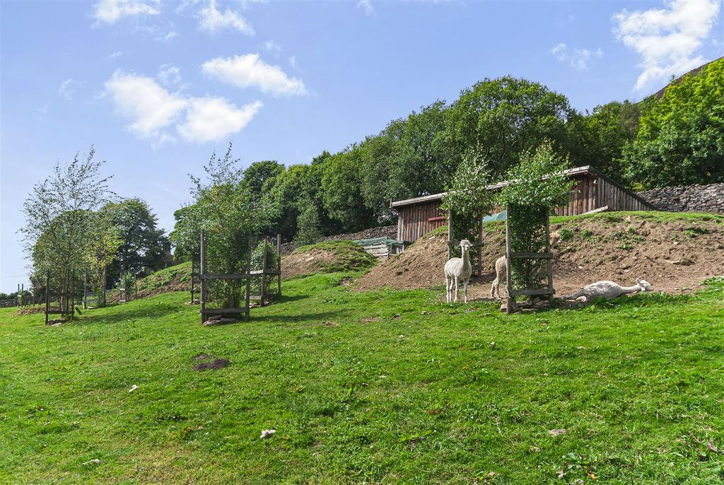 Property photo 3 of 9 6