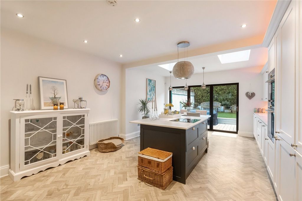 Property photo 1 of 24 Kitchen