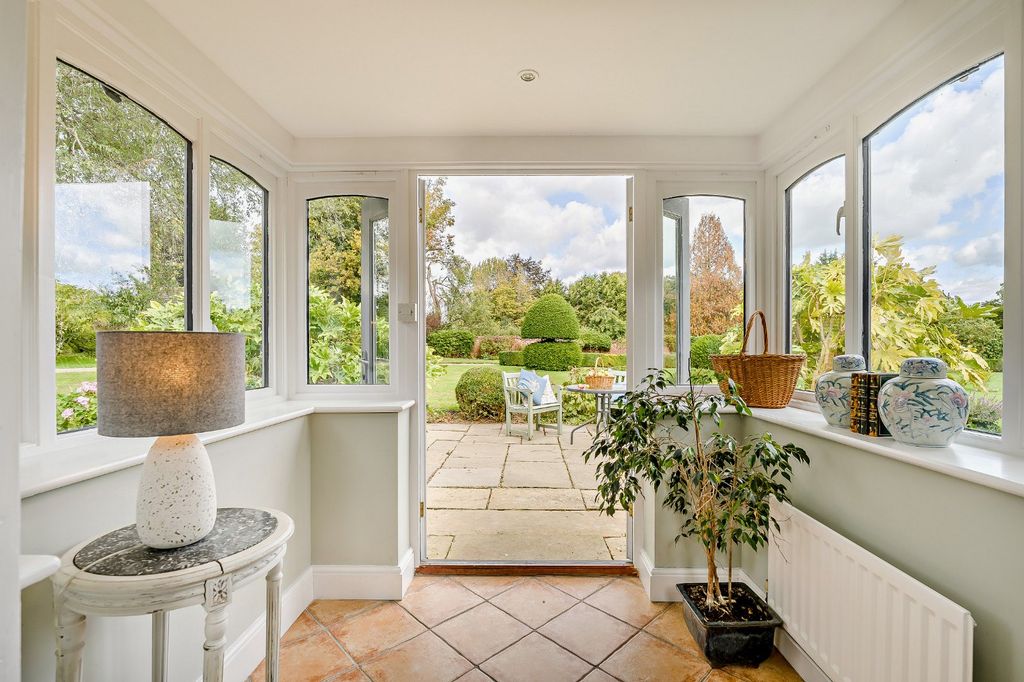 Property photo 3 of 20 Porch