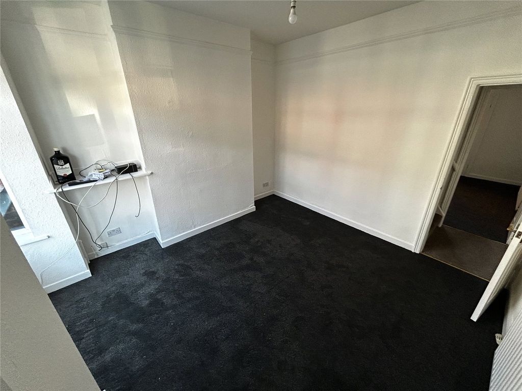 Property photo 2 of 8 Picture No. 05