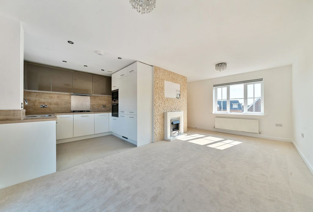 Property photo 2 of 16 8-6823144696Cbe-1...