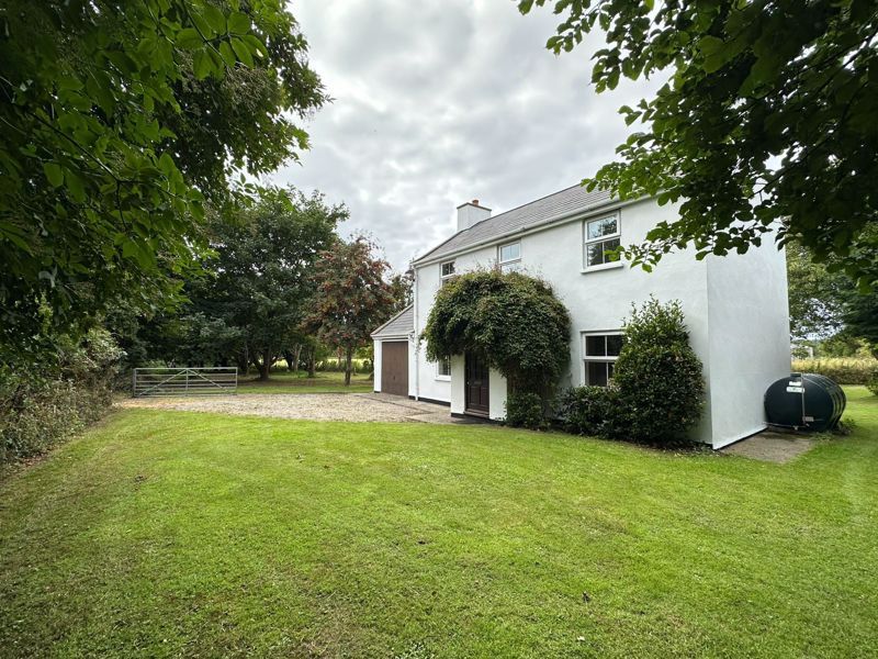 Property photo 2 of 18 Brough View