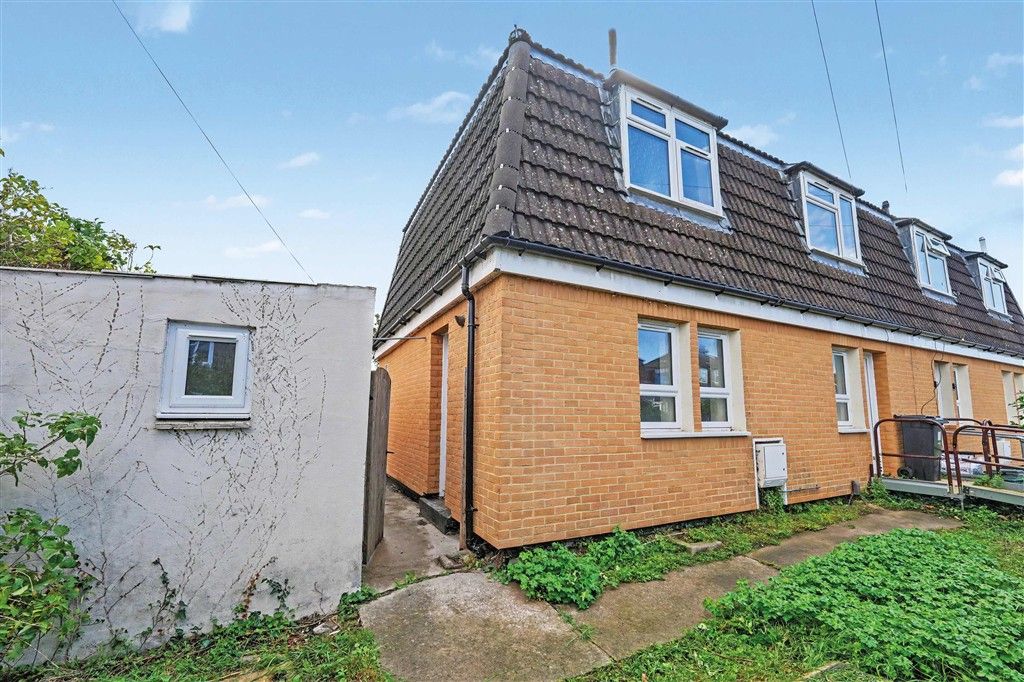 Property photo 2 of 8