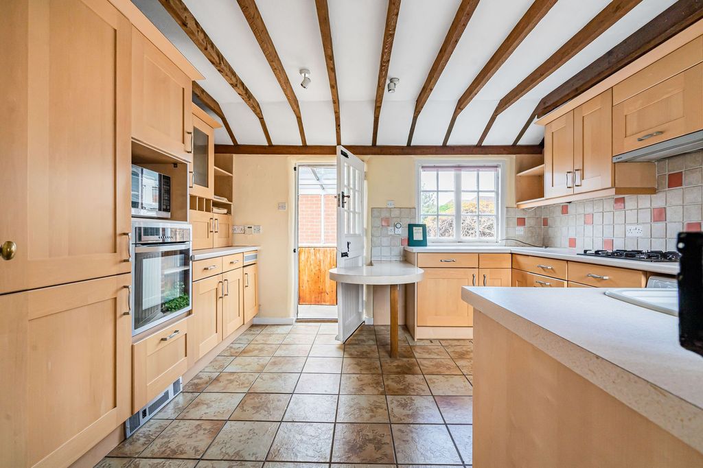 Property photo 2 of 27