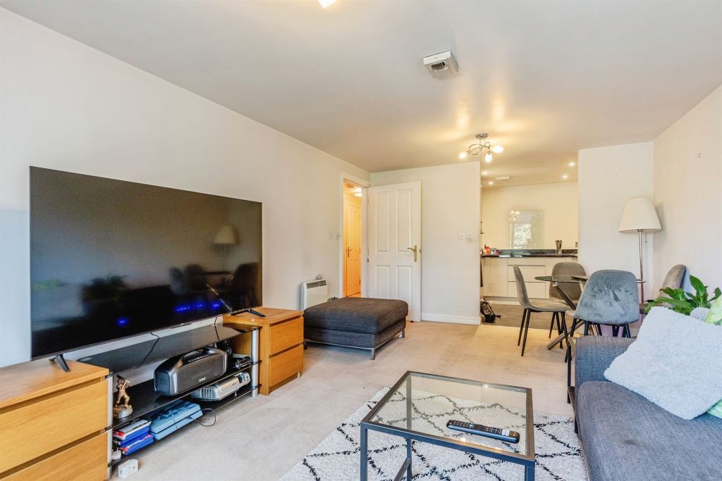 Property photo 3 of 12