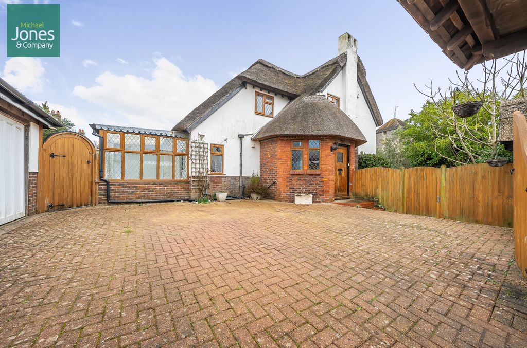 Property photo 1 of 12 External