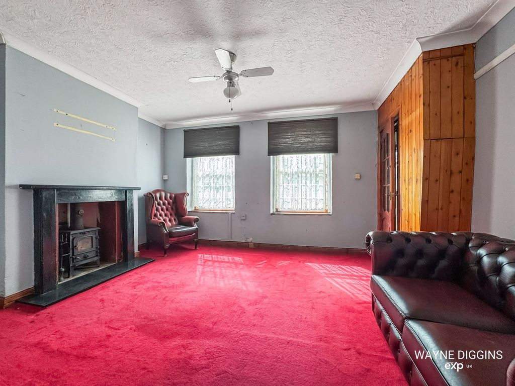 Property photo 3 of 21