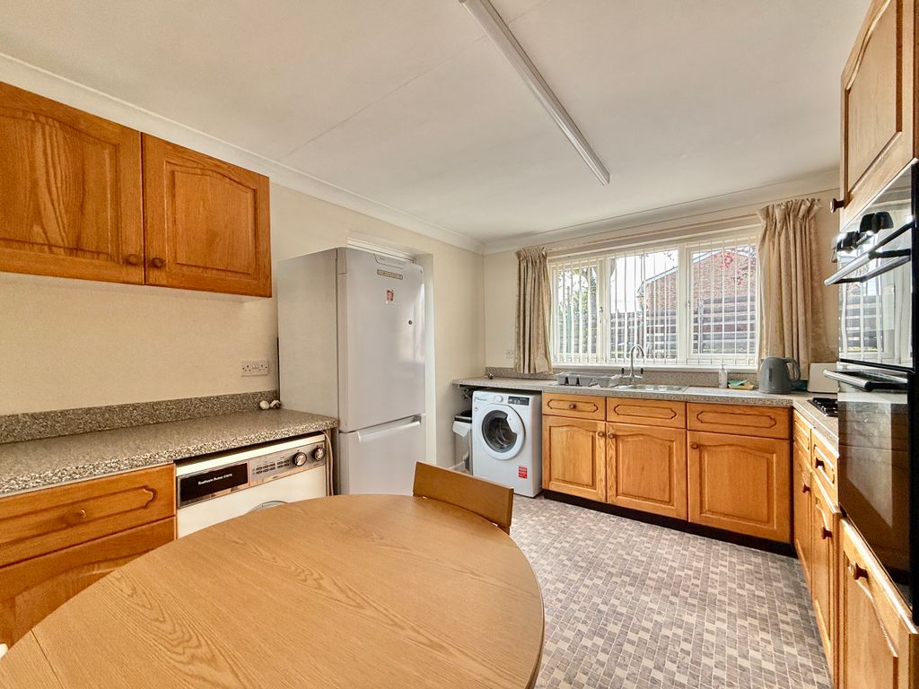 Property photo 2 of 14 Kitchen Dining
