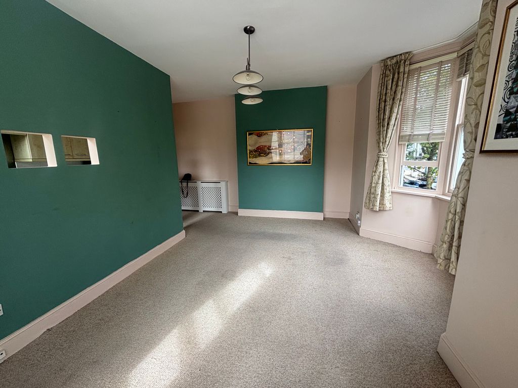 Property photo 3 of 11 Image