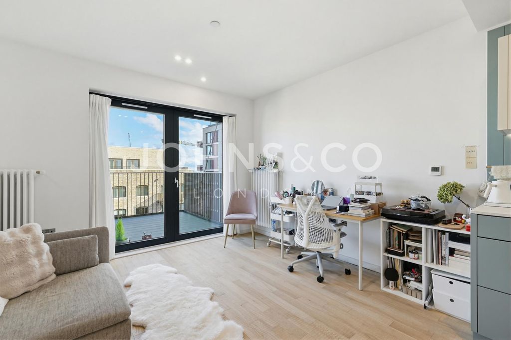 Property photo 2 of 11