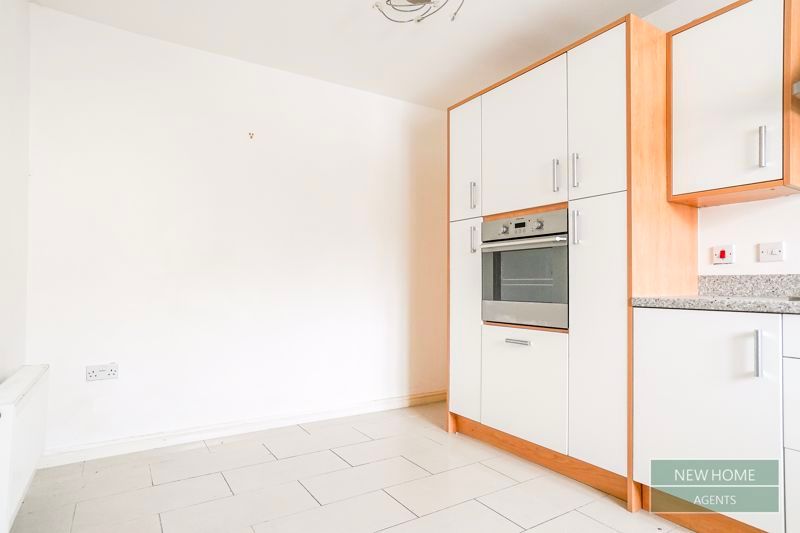 Property photo 3 of 21 Photo 9