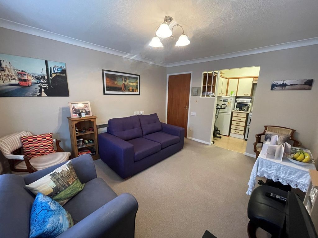 Property photo 2 of 11