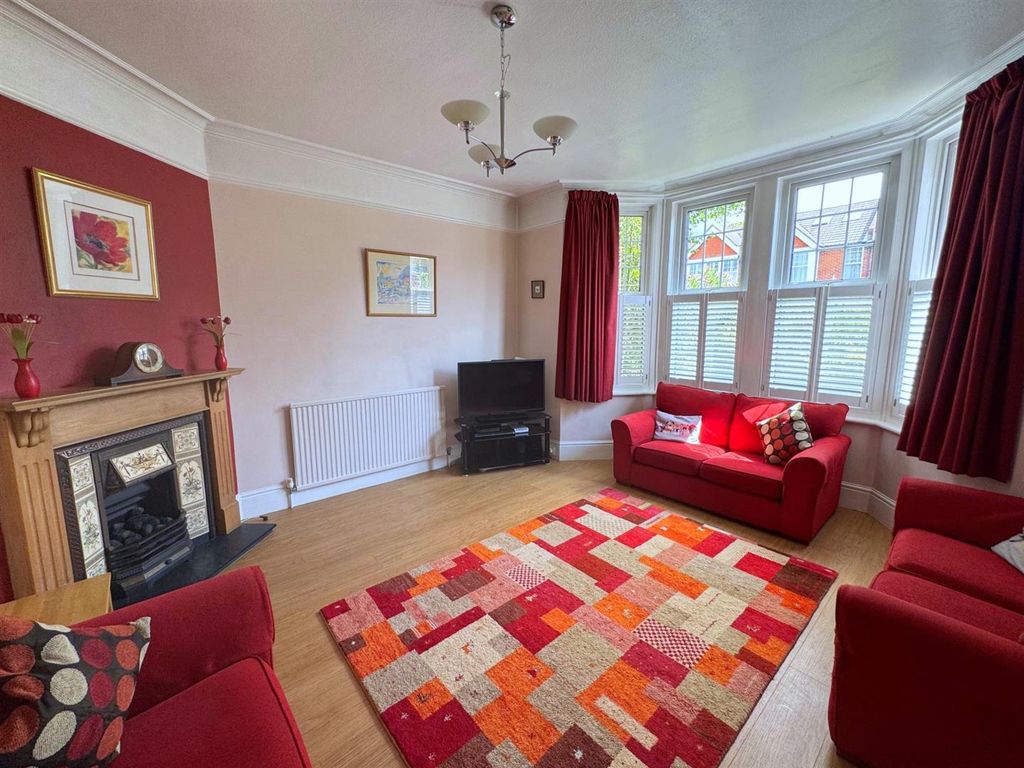 Property photo 3 of 20 Vic7.Jpg