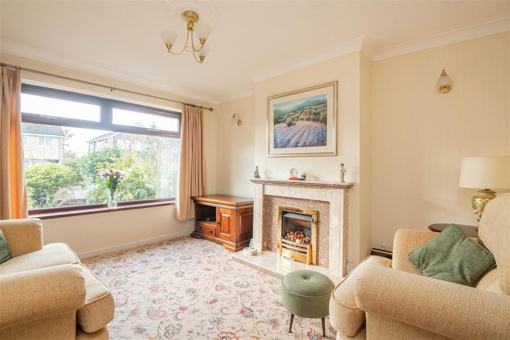 Property photo 2 of 21 Lounge