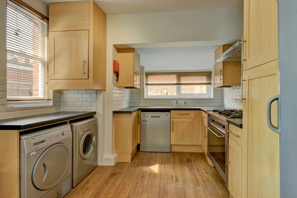 Property photo 2 of 6 Photo 1