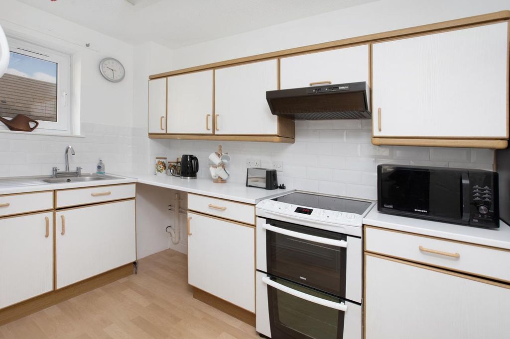 Property photo 3 of 13