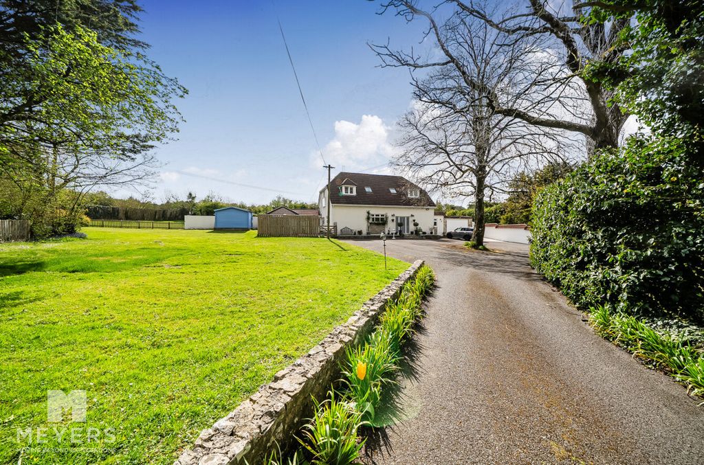 Property photo 2 of 22