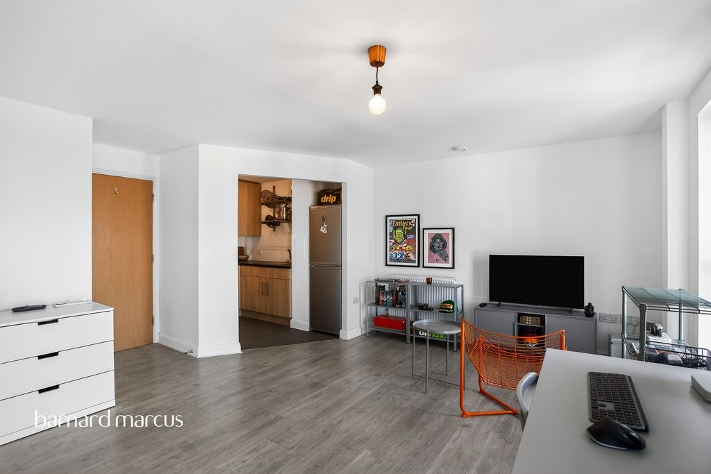 Property photo 3 of 11