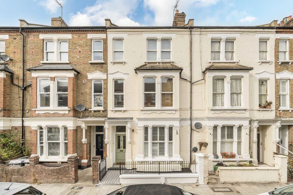 Property photo 1 of 8