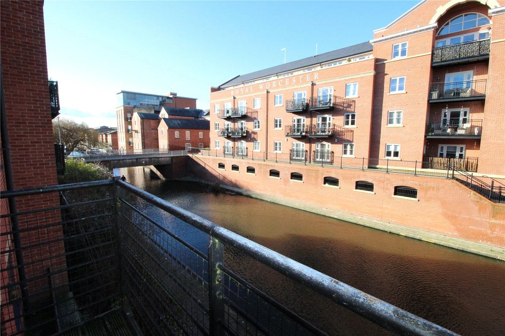 Additional image 8 of 2 bed flat to rentBath Road, Worcester, Worcestershire WR5