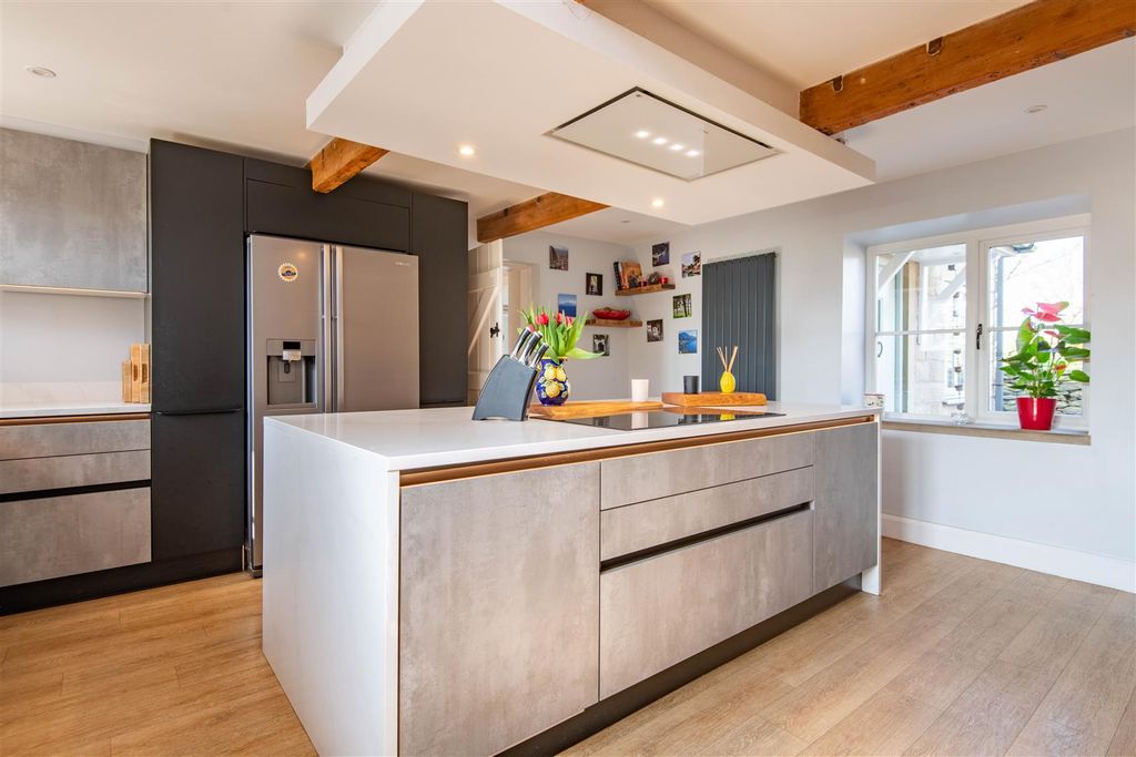 Property photo 3 of 45 Kitchen/Breakfast Room