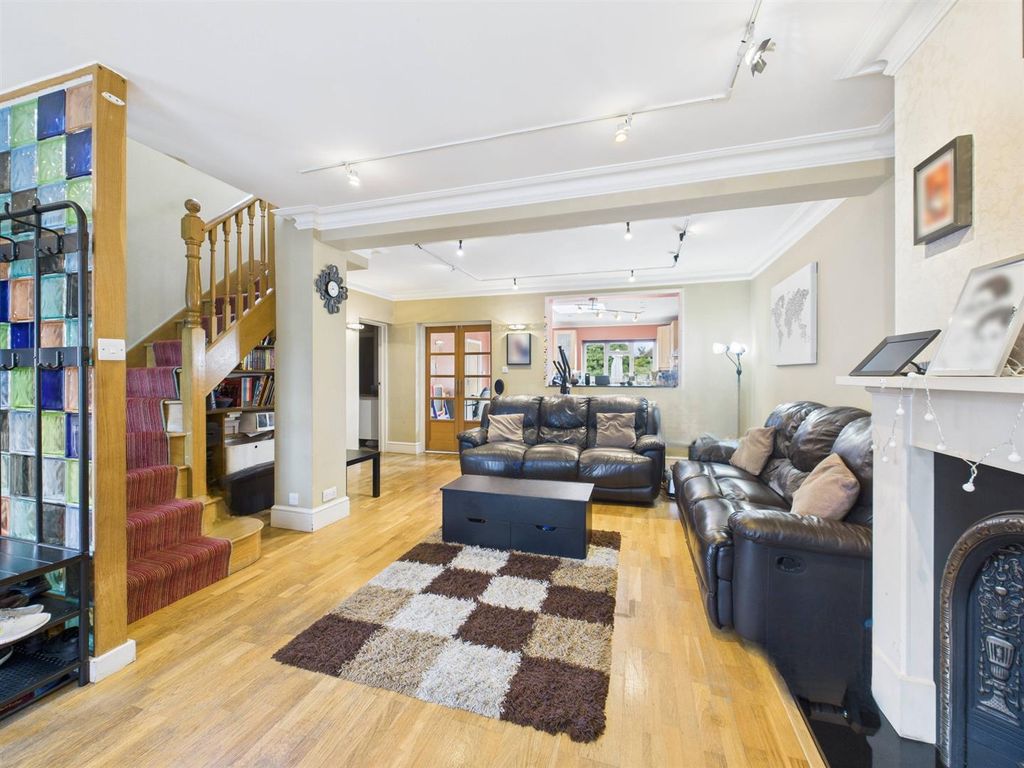 Property photo 2 of 11 Cam05080G0-Pr0217-Still003.Jpg