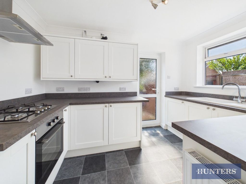 Property photo 2 of 18 Kitchen
